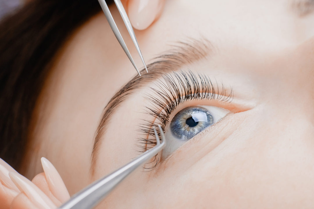 Natural Remedies to Combat Eyelash Shedding: Tried and Tested Solutions